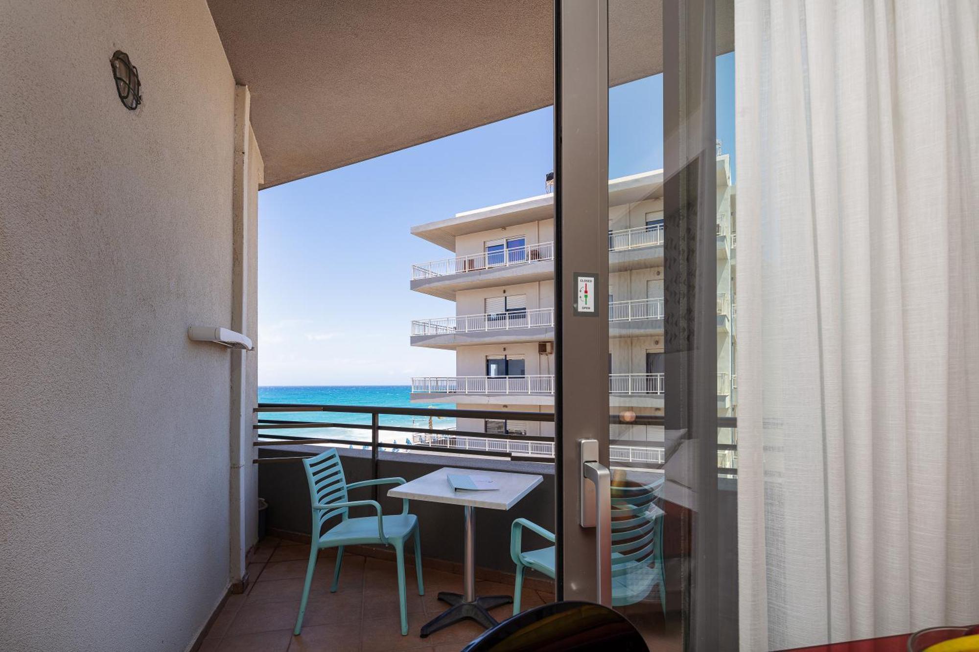 Steris Elegant Beach Hotel & Apartments Resmo Dış mekan fotoğraf