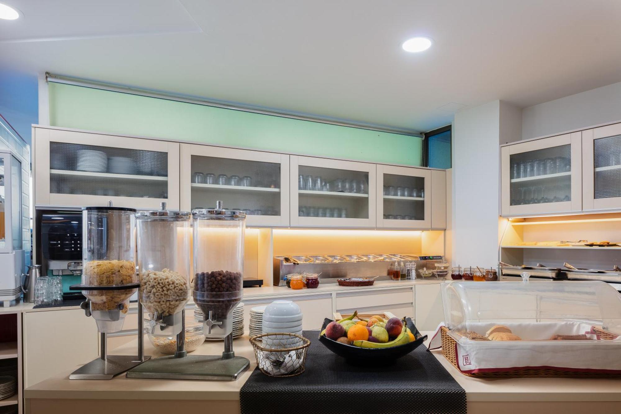 Steris Elegant Beach Hotel & Apartments Resmo Dış mekan fotoğraf