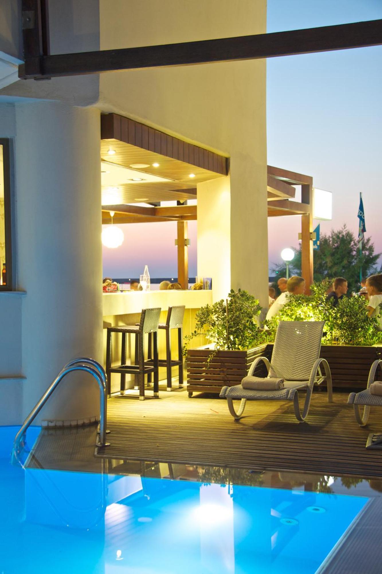 Steris Elegant Beach Hotel & Apartments Resmo Dış mekan fotoğraf