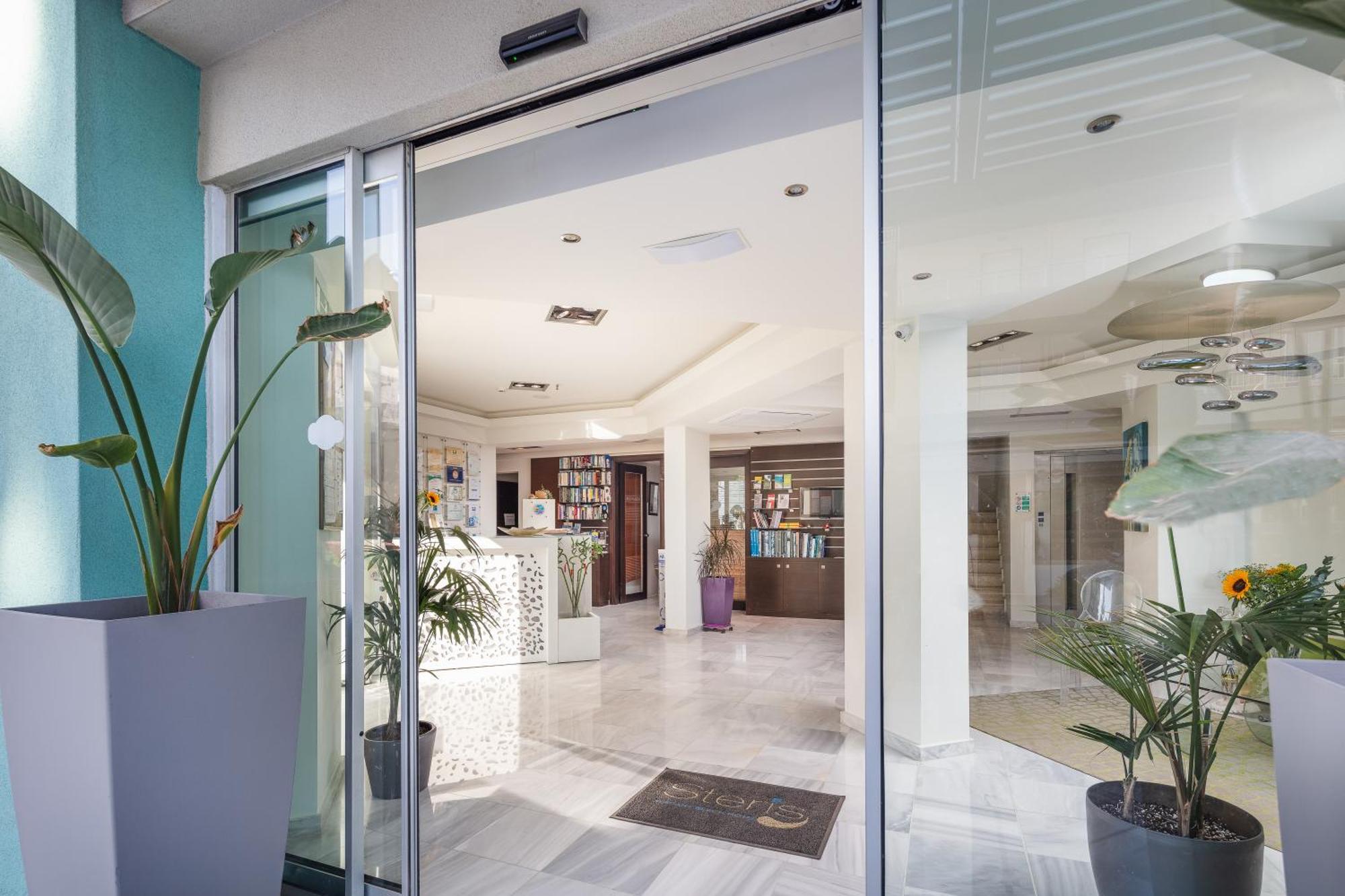 Steris Elegant Beach Hotel & Apartments Resmo Dış mekan fotoğraf